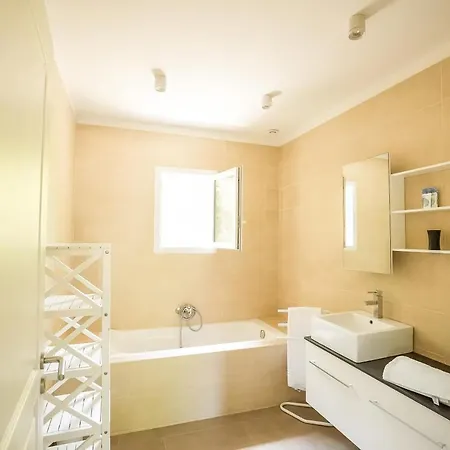 Hotel Les Chenes *
